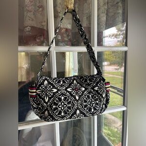 Vera Bradley Monochrome Floral Pattern Bag 
Shoulder bag 10 x 5 1/2 x 4 1/2